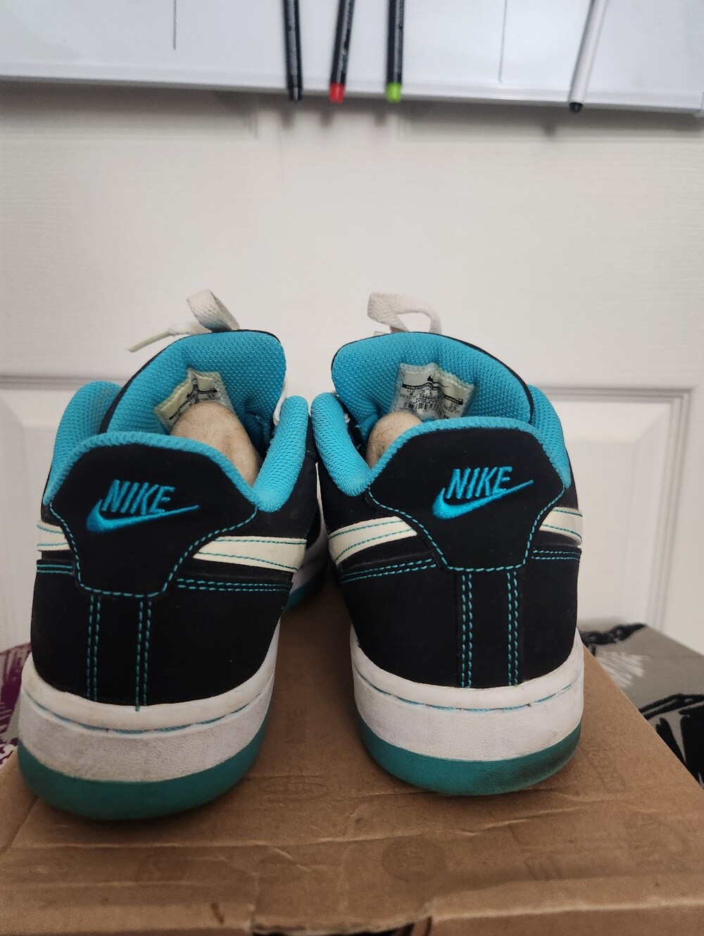 Nike Black & Teal Mesh Low-Top Sneakers - Picture 4 of 9